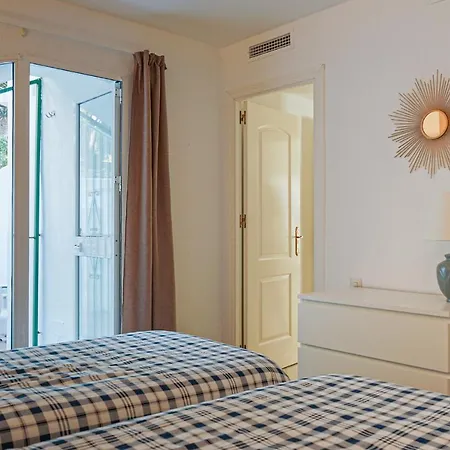 Lovely Two Bedroom Calahonda - 475 Meter From The Apartment