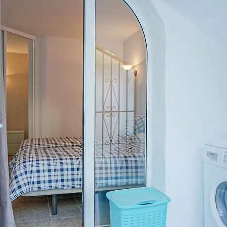 Lovely Two Bedroom Calahonda - 475 Meter From The *