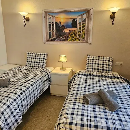 Apartment Lovely Two Bedroom Calahonda - 475 Meter From The