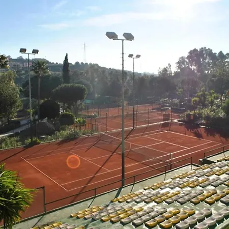 Lovely Two Bedroom Calahonda - 475 Meter From The *