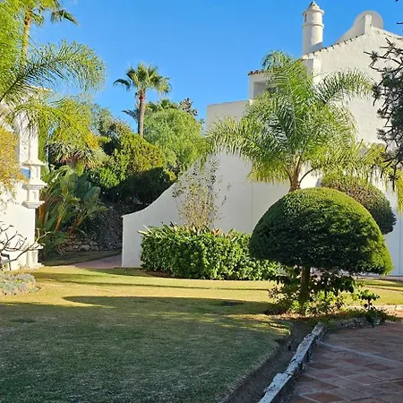 Apartment Lovely Two Bedroom Calahonda - 475 Meter From The