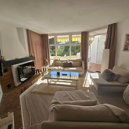 Lovely Two Bedroom Calahonda - 475 Meter From The * Sitio de Calahonda